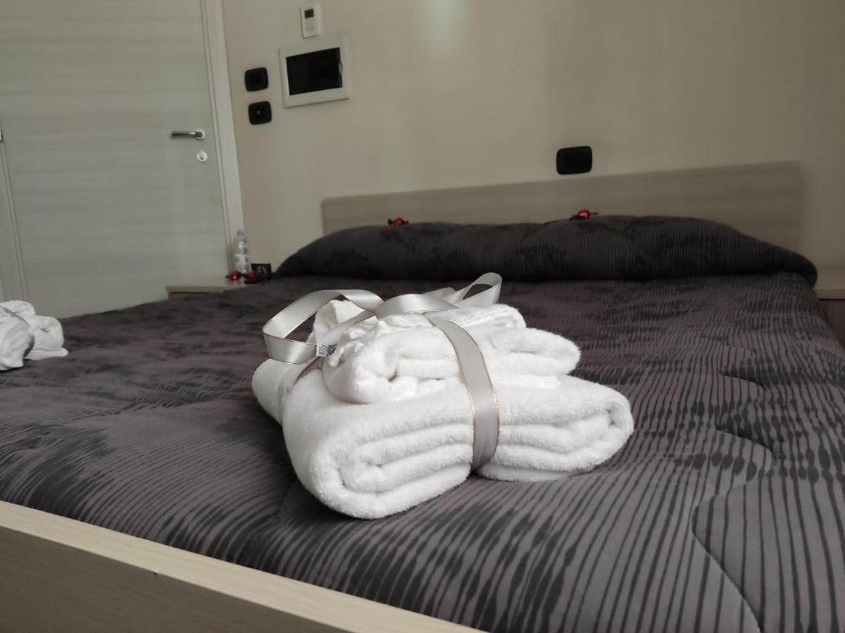 Civico 83 Bed & Breakfast Reggio di Calabria Bagian luar foto