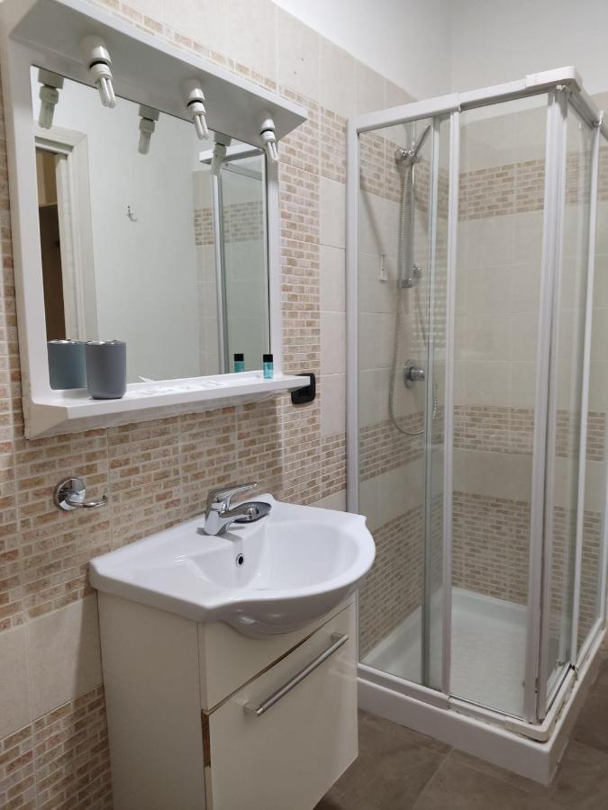 Civico 83 Bed & Breakfast Reggio di Calabria Bagian luar foto