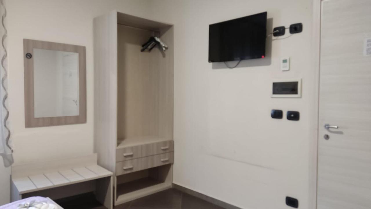 Civico 83 Bed & Breakfast Reggio di Calabria Bagian luar foto