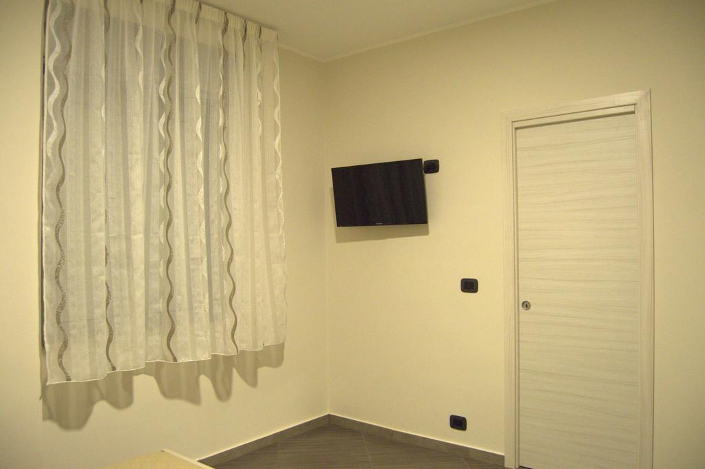 Civico 83 Bed & Breakfast Reggio di Calabria Bagian luar foto
