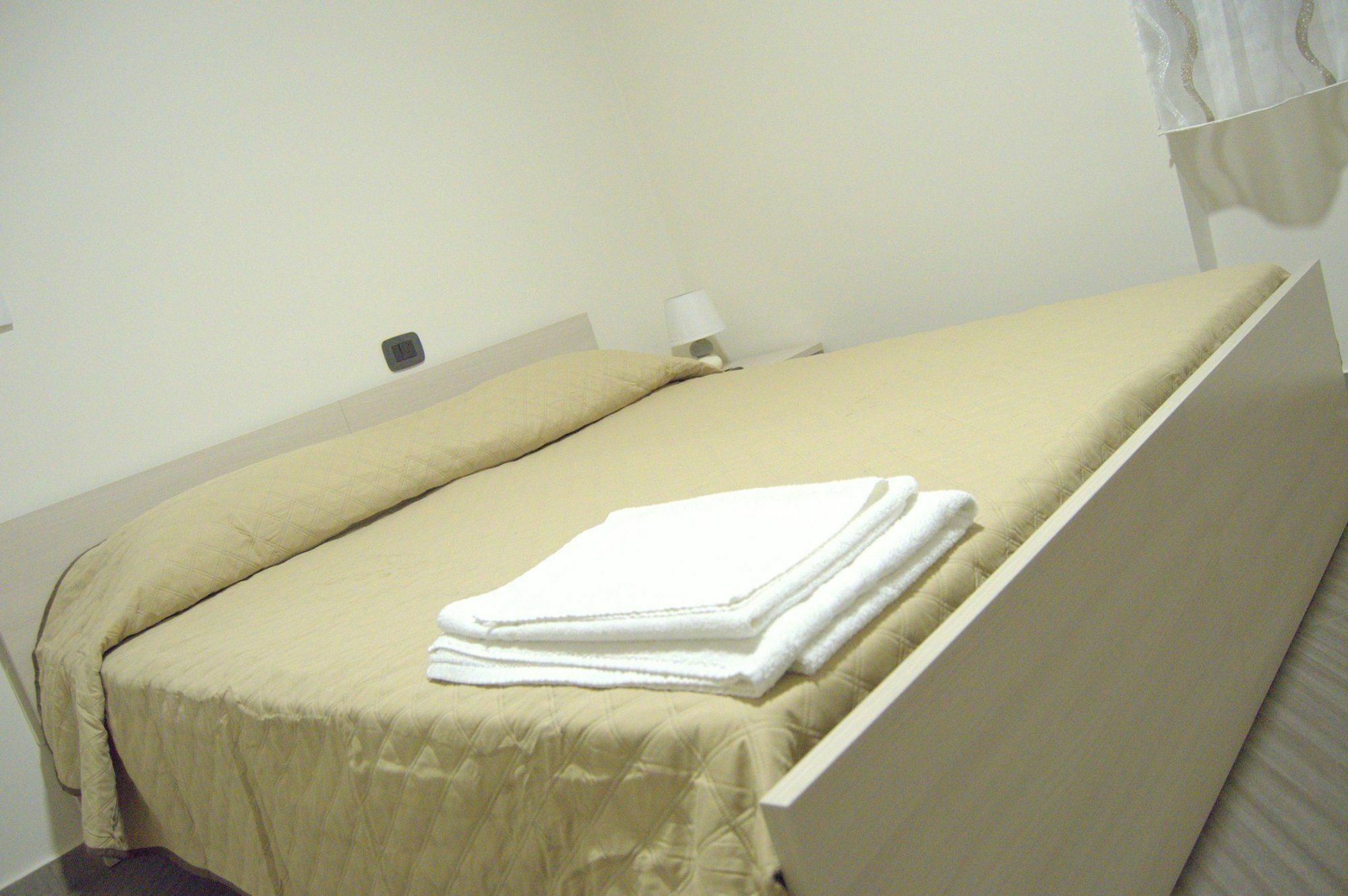 Civico 83 Bed & Breakfast Reggio di Calabria Bagian luar foto