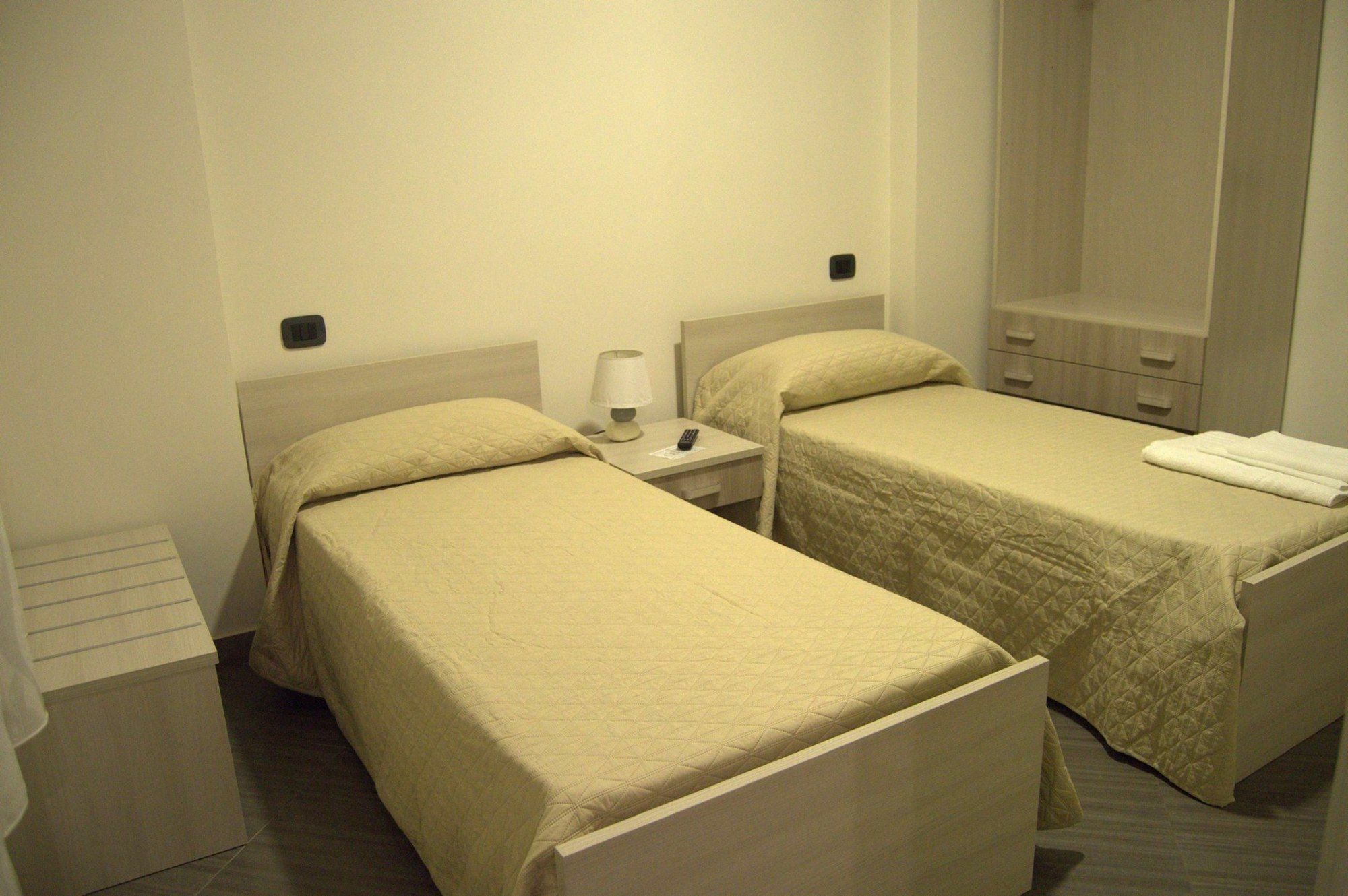 Civico 83 Bed & Breakfast Reggio di Calabria Bagian luar foto